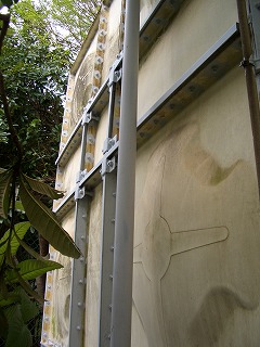 塗装前の受水槽タンク左側面