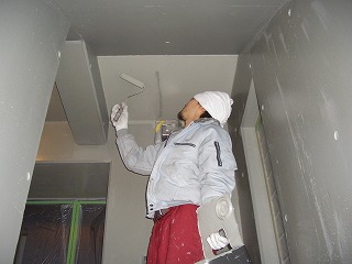 屋内天井の塗装