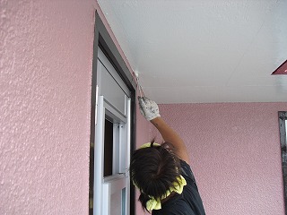 外壁と天井の境の塗り分け