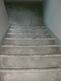 長尺シート施工前の階段