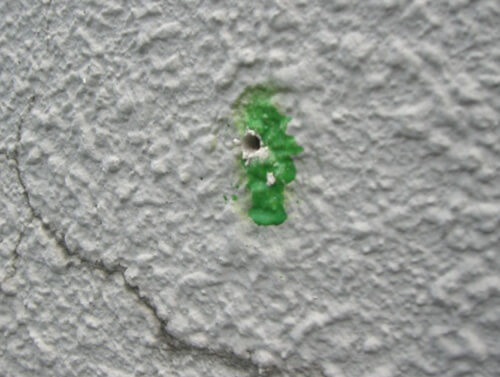 壁面の補修：空いた穴の状態