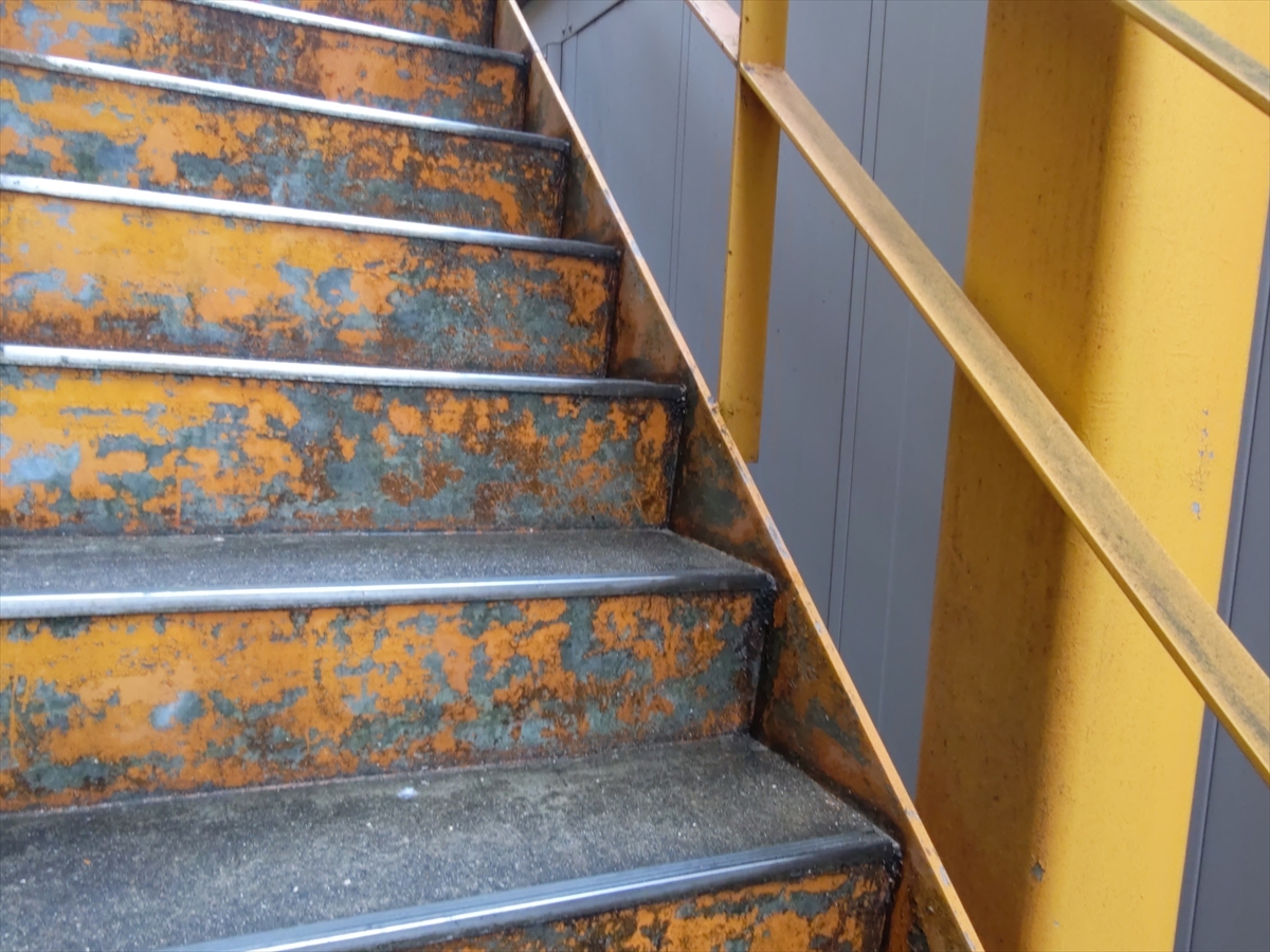 鉄骨階段の塗装の劣化
