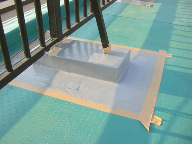 架台周りにウレタン防水も組み合わせて施工