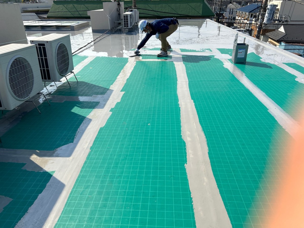 line_32291383094034 | 東京防水職人 平場 ウレタン塗布1回目
