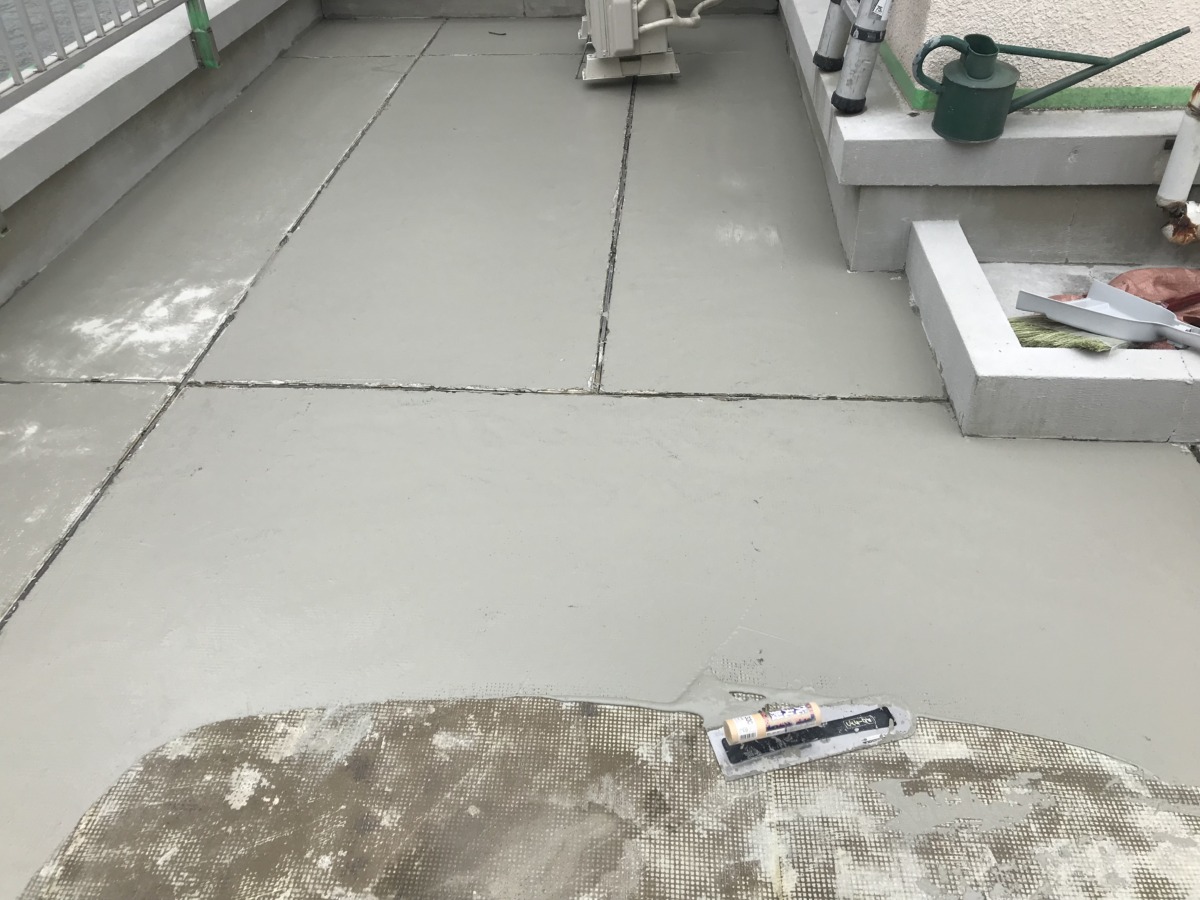 屋上　平場　モルタル補修